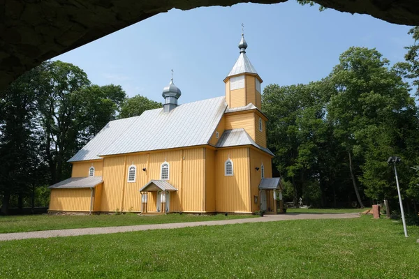 Narew Polónia Jul 2021 Nowoberezowo Polônia Julho 2021 Igreja Amarela — Fotografia de Stock