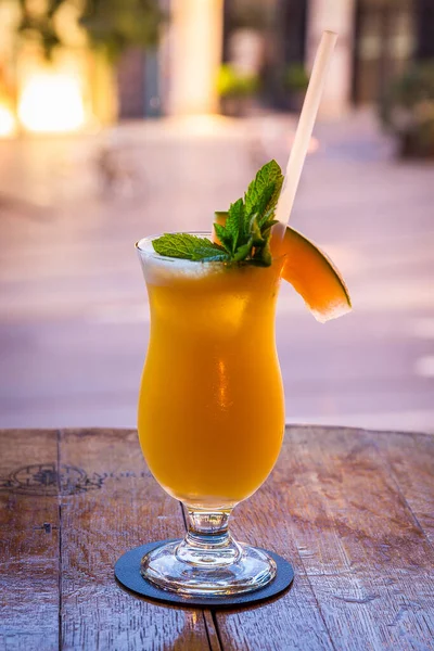 Eine Auswahl Eines Cocktails Glas Auf Einem Holztisch Einem Café — Stockfoto