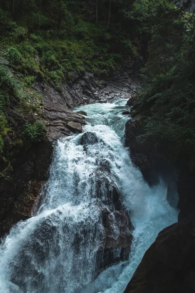 Grande Cachoeira Nos Alpes Austríacos Verão — Fotografia de Stock