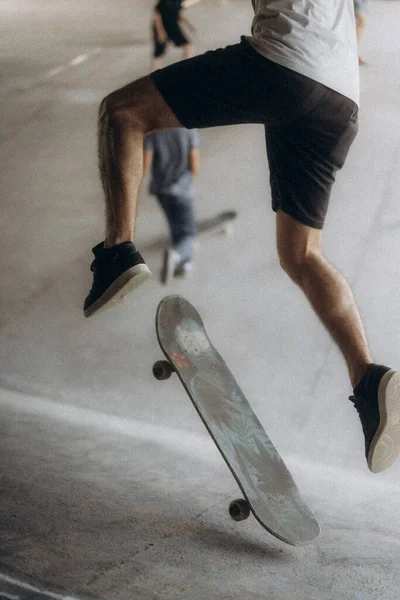 Sarajevo Bosnien Und Herzegovina Juni 2021 Ein Teenager Skateboardet Skatepark — Stockfoto