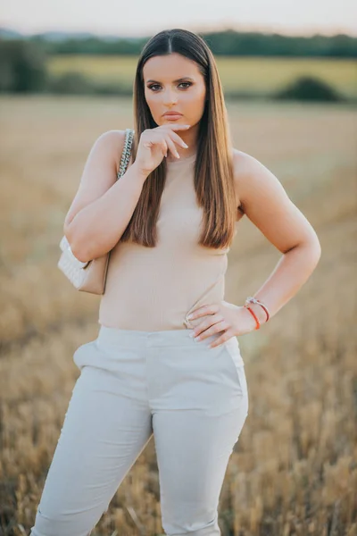 Vertical Shot Young Caucasian Female Model Posing Wheat Field — 스톡 사진
