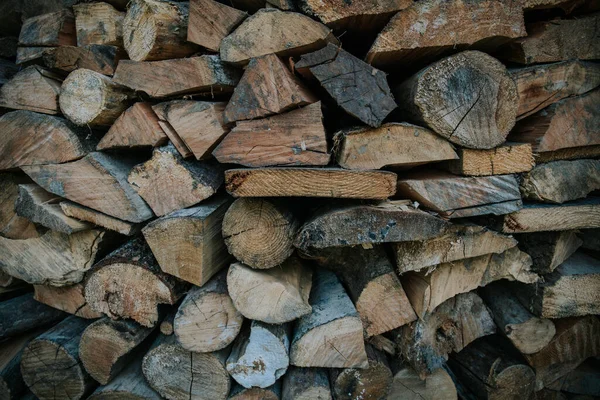 冬のために用意された薪のクローズアップ — ストック写真