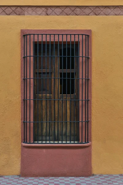 Mostaza Ventana Fachada Amarilla Puerta Madera Antigua — Foto de Stock