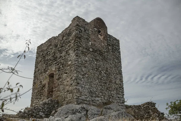 Una Hermosa Vista Castillo Abandonado Medio Arruinado —  Fotos de Stock