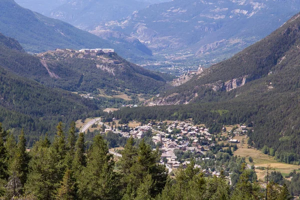 Vista Para Vale Montanha Val Des Pres Com Cidade Briancon — Fotografia de Stock