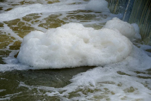 Espuma Agua Sucia Concepto Contaminación Contaminación Del Agua — Foto de Stock