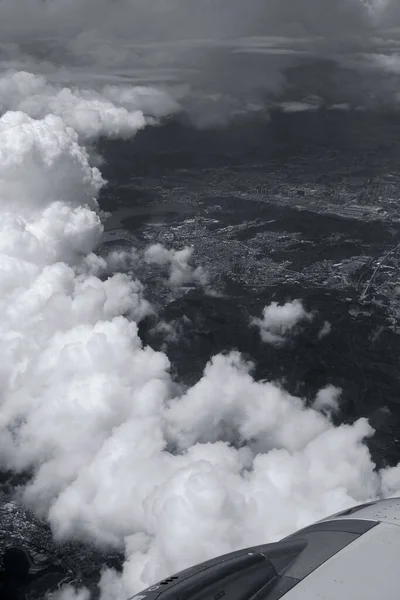 Una Vista Aérea Escala Grises Una Ciudad Cielo — Foto de Stock