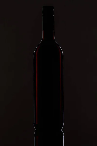 Eine flasche wein auf schwarzem hintergrund Stockfotos lizenzfreie Eine flasche wein auf schwarzem hintergrund Bilder Depositphotos