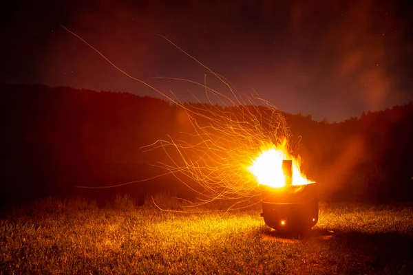 Campfire Metal Bowl Field Late Dark Evening — Stock Photo, Image
