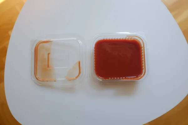 Uma Vista Superior Molho Ketchup Caixa Plástico — Fotografia de Stock