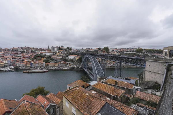 Malebný Pohled Most Luise Portugalském Portu Zamračeném Pozadí Oblohy — Stock fotografie