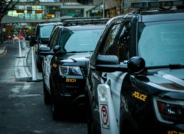 Ряд Канадских Полицейских Машин Улицах Калгари Канада — стоковое фото