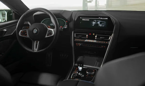 2021年10月4日 宝马M8 Gran Coupe Competition Modern Car Interior 汽车与技术概念 — 图库照片