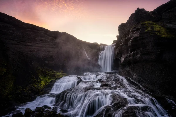 Cachoeira Profunda Nas Terras Altas Islândia — Fotografia de Stock