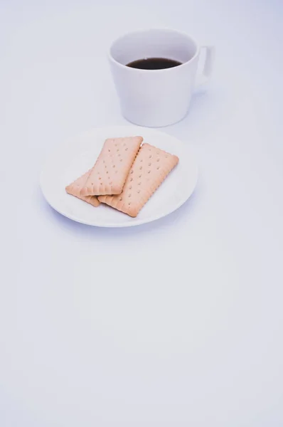 Black Coffee Mug Plate Biscuits White Background Copy Space — Stock Photo, Image