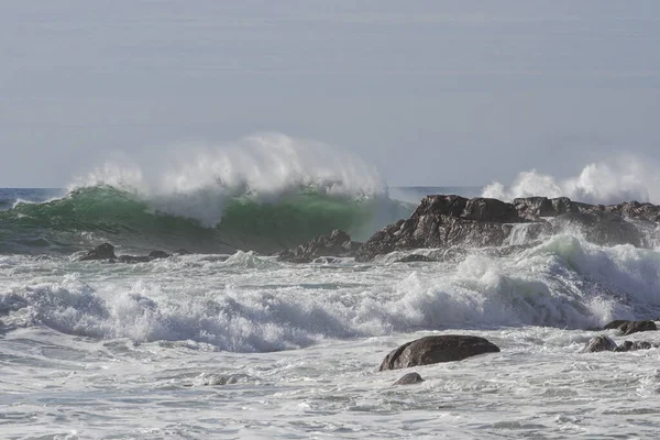 Breaking Waves Spray Beach Northern Portuguese Coast Sunny Day — Stock Photo, Image