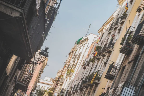 Bloque Edificios Residenciales Con Balcones Bajo Luz Del Sol Cielo — Foto de Stock