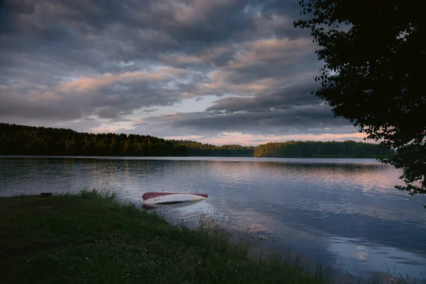 Old Weathered Boat Lake Beautiful Colorful Sunset Sky — Stock Photo, Image