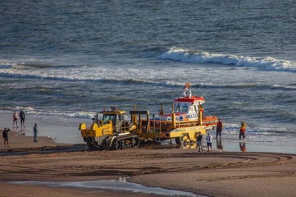 Egmond Aan Zee Netherlands Jul 2019 Members Dutch Coastguard Haul — Stock Photo, Image