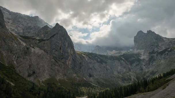 Bela Paisagem Picos Montanha Parte Manhã — Vídeo de Stock