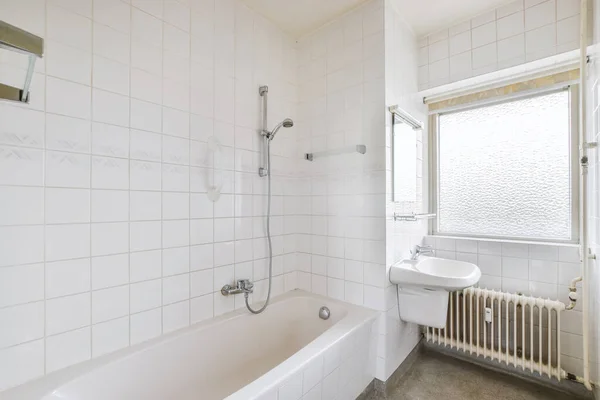Uma Casa Banho Minimalista Chuveiro — Fotografia de Stock