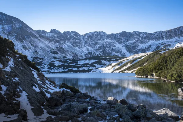 Una Vista Invierno Del Valle Los Cinco Lagos Dolina Pieciu — Foto de Stock