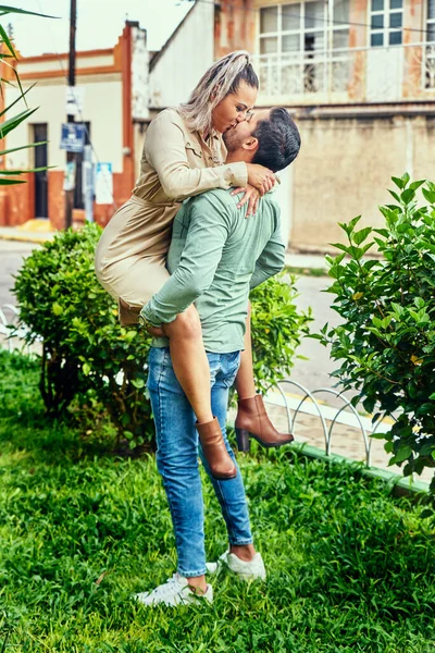 Young Latin Male Female Couple Love Giving Each Other Kiss — 스톡 사진
