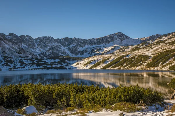 Sebuah Pemandangan Musim Dingin Dari Lembah Lima Danau Atau Dolina — Stok Foto