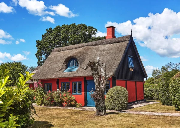 Snogebaek Dänemark Juli 2019 Traditionelles Rotes Fachwerkhaus Snogebaek Insel Bornholm — Stockfoto