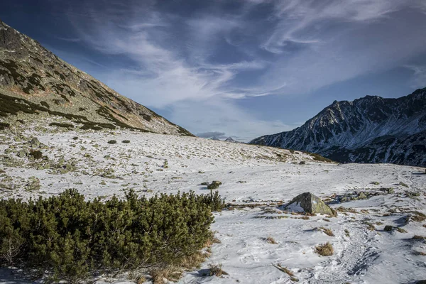 Una Vista Invernale Della Valle Dei Cinque Laghi Dolina Pieciu — Foto Stock