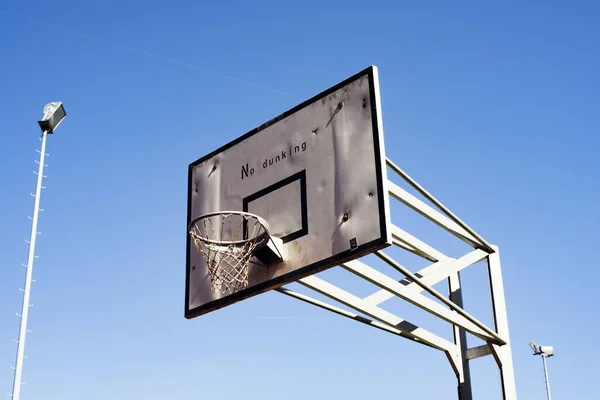 Cliché Panier Basket Blanc Dans Cadre Noir Avec Texte Dunking — Photo