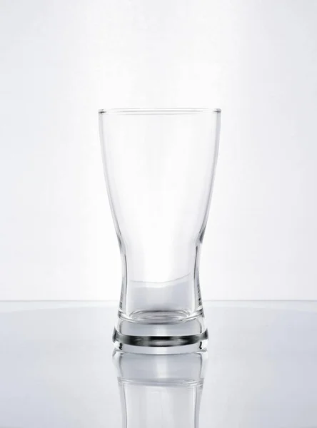 Una Copa Vidrio Forma Cerveza Sobre Fondo Blanco —  Fotos de Stock