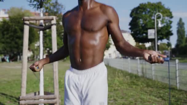 African American Man Exercising Jump Rope Outdoor — Vídeo de Stock