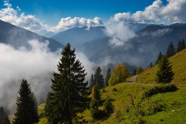 Вид Хмари Напрямку Гір — стокове фото