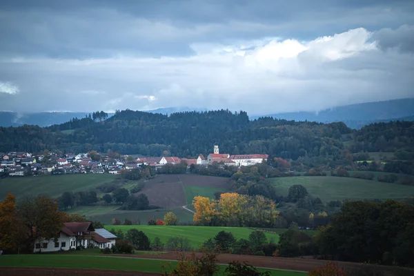 Ein Schöner Blick Auf Eine Herbstlandschaft Mit Bäumen Bayern Deutschland — Stockfoto