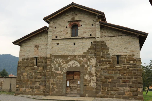 Utsikt Över Kyrkan Och Kyrkogården San Giorgio Almenno San Salvatore — Stockfoto