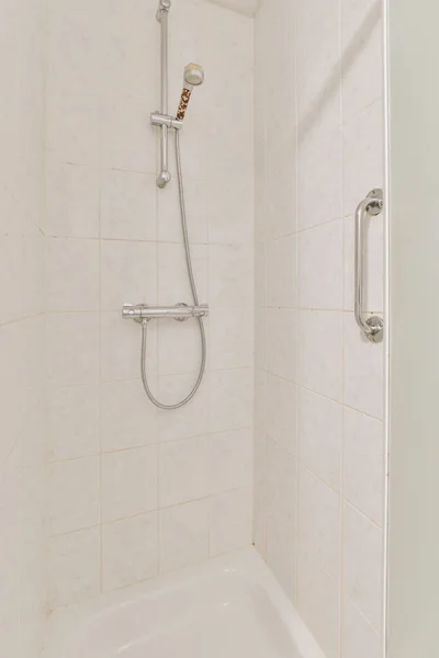 Minimalistyczna Łazienka Prysznic — Zdjęcie stockowe