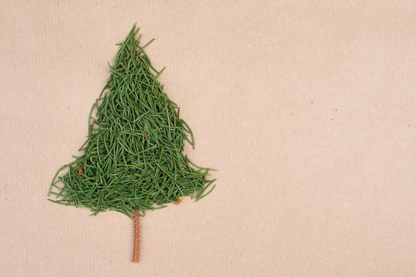 Karácsonyfa Készült Fenyő Tűk Barna Színű Papír Másolás Tér Texturált — Stock Fotó