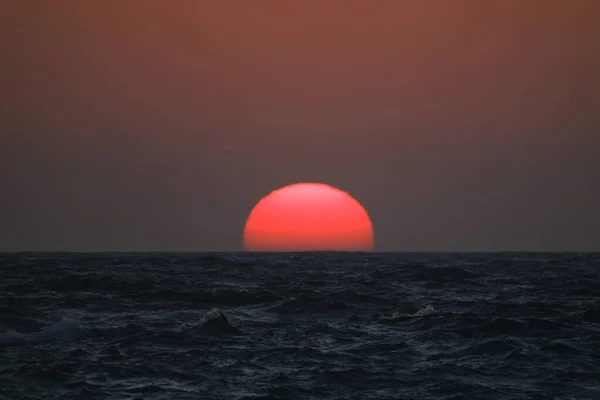 Cenário Tirar Fôlego Pôr Sol Rubi Oceano — Fotografia de Stock