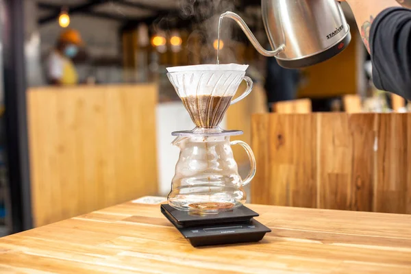 Shallow Focus Shot Coffee Brewing Pouring Water Ground Coffee Beans — Stock Photo, Image