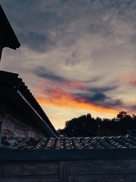 Scenic View Old Tile Roof House Beautiful Sunset — Stock Photo, Image