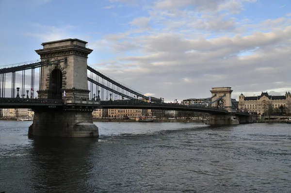 Uma Bela Vista Ponte Cadeia Szechenyi Budapeste Hungria — Fotografia de Stock