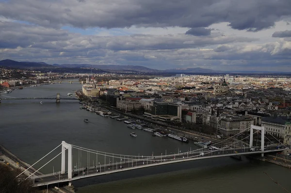 Una Splendida Vista Sul Ponte Elisabetta Budapest Ungheria — Foto Stock