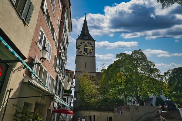 Zurich Suiza 2021 Una Vista Panorámica Iglesia San Pedro Reloj —  Fotos de Stock