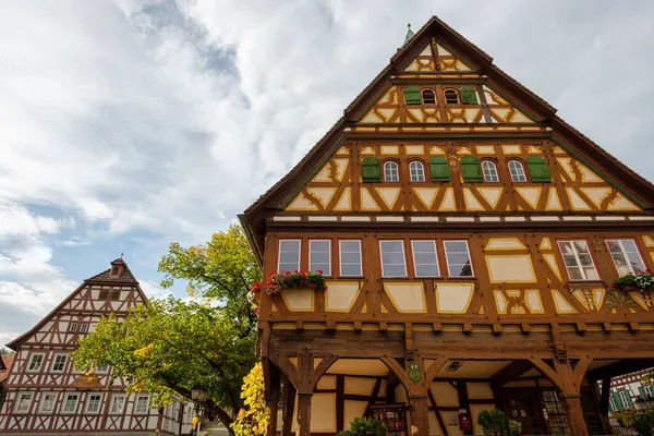 Низкоугольный Снимок Старого Деревянного Дома Германии — стоковое фото