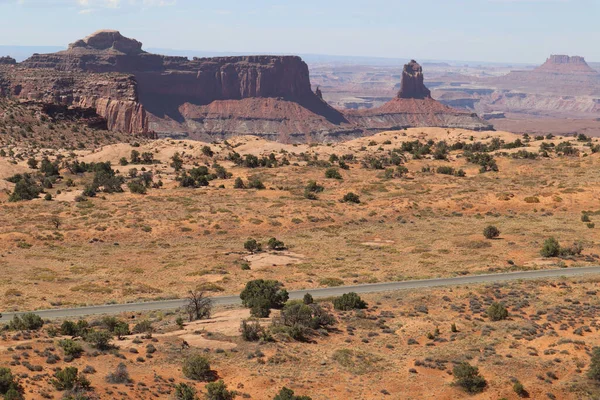 Moab Utah Yakınlarındaki Canyonlands Ulusal Parkı Ndaki Engebeli Kızıl Kaya — Stok fotoğraf