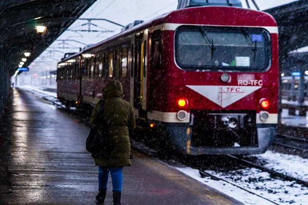 Buchare Rumänien Sep 2021 Ett Tåg Plattformen För Norra Järnvägsstationen — Stockfoto