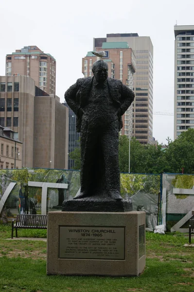 Toronto Canada Ιουν 2010 Ένα Κάθετο Άγαλμα Του Winston Churchill — Φωτογραφία Αρχείου