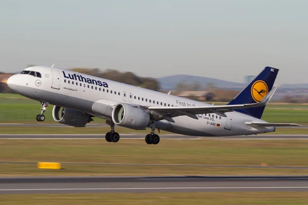 Viena Austria Noviembre 2018 Despegue Lufthansa Airbus A320Neo Ainc Viena — Foto de Stock