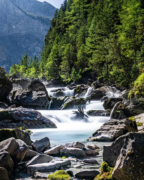 Vertical Shot Waterfall Sunny Day — Stock Photo, Image